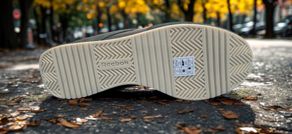 Reebok World 70 - Dk. Green / Tan / White - AR30309M-GTW