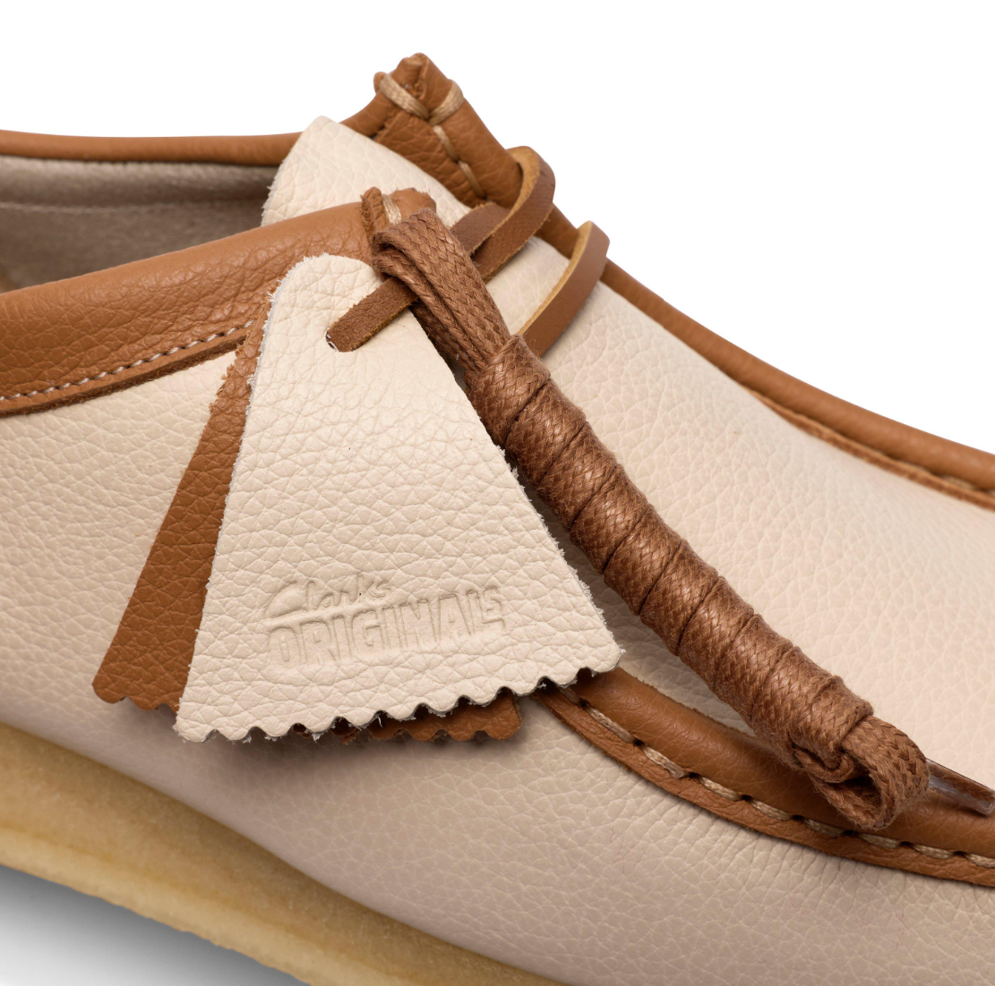 Clarks Wallabee Lo - 26185662 - White / Combi Leather (Beige / Tan)